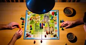 Kuinka opettaa monimutkainen eurogame uusille pelaajille – toimiva opas 2026